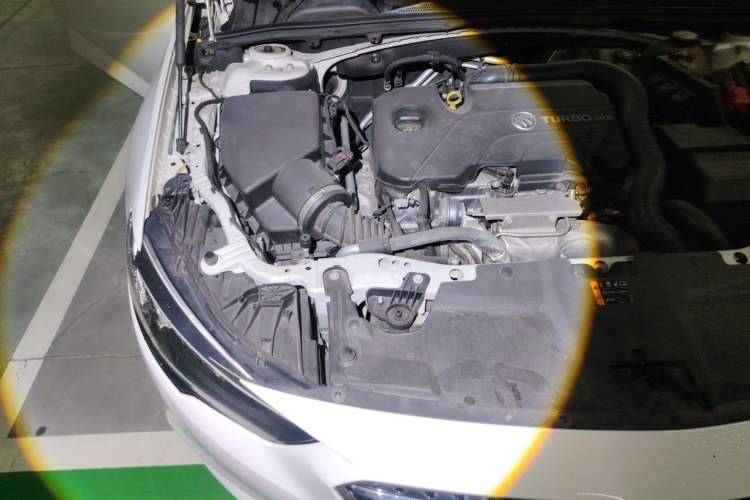 Used Buick Regal 2017 20T Luxury Model Engine Bay Right
