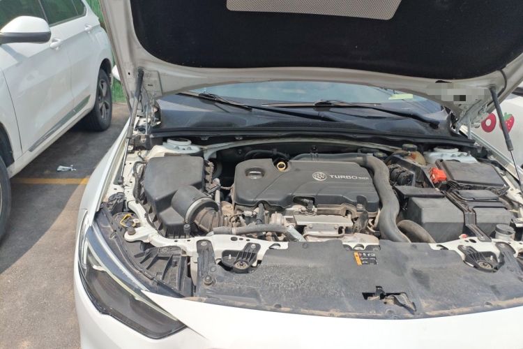 Used Buick Regal 2017 20T Elite Edition Engine Bay Right