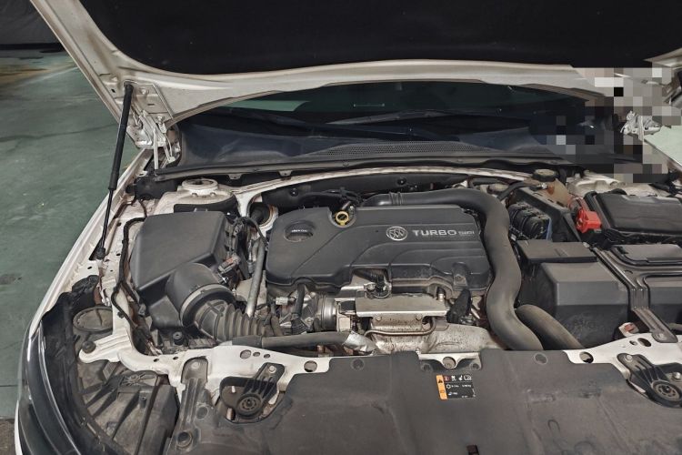 Used Buick Regal 2017 20T Elite Edition Engine Bay Right