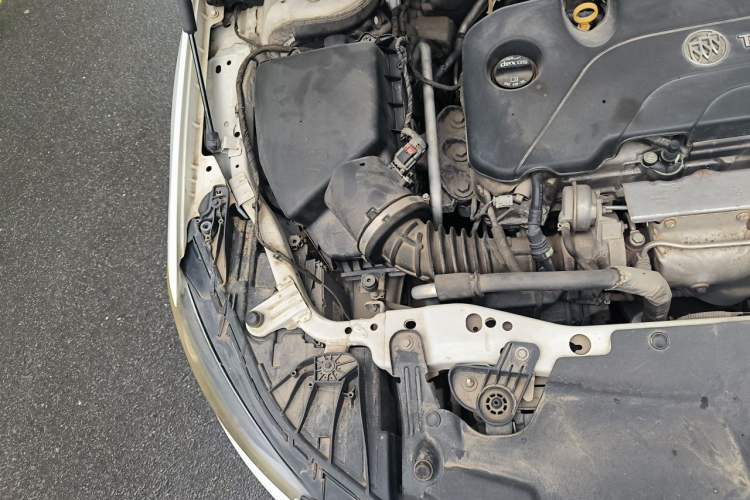Used Buick Regal 2017 20T Luxury Model Engine Bay Right