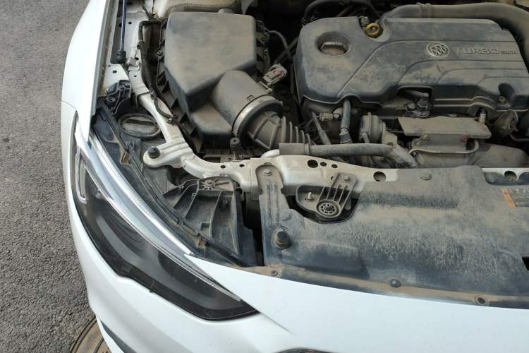 Used Buick Regal 2017 20T Elite Edition Engine Bay Right