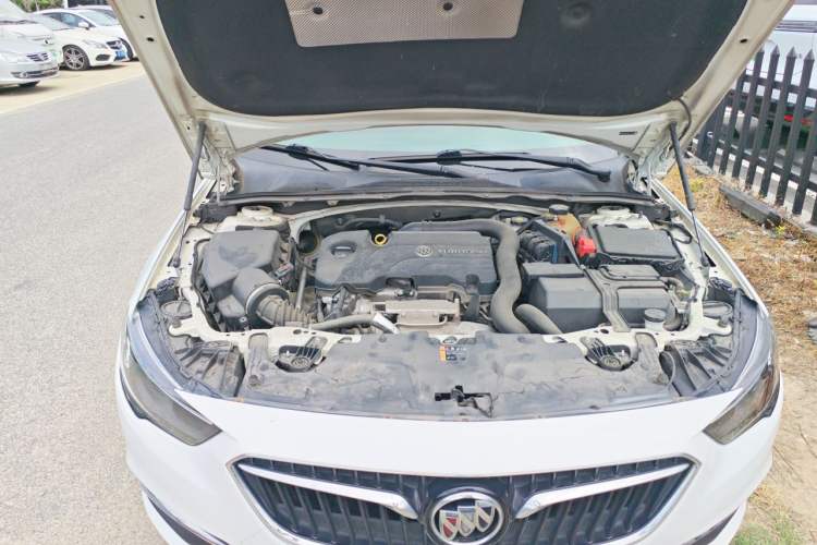 Used Buick Regal 2017 20T Elite Edition Engine Bay Right