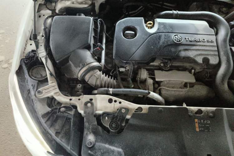 Used Buick Regal 2017 20T Elite Edition Engine Bay Right