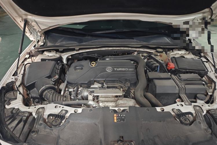 Used Buick Regal 2017 20T Elite Edition Engine Bay