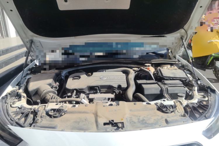 Used Buick Regal 2017 20T Elite Edition Engine Bay