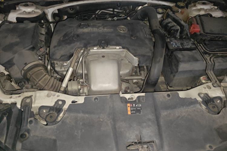 Used Buick Regal 2017 28T Luxury Edition Engine Bay