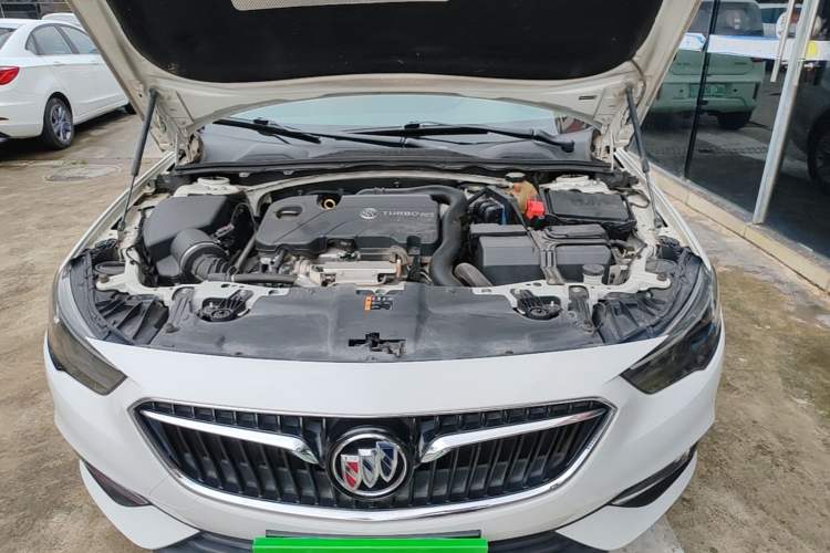 Used Buick Regal 2017 20T Elite Edition Engine Bay