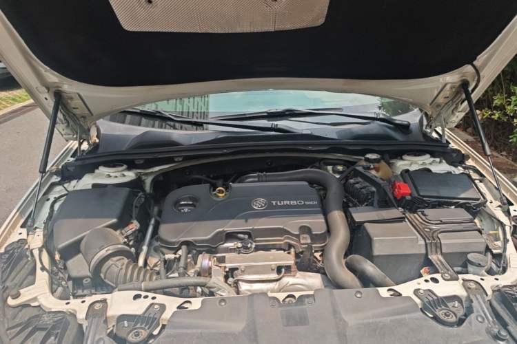 Used Buick Regal 2017 20T Prestige Model Engine Bay