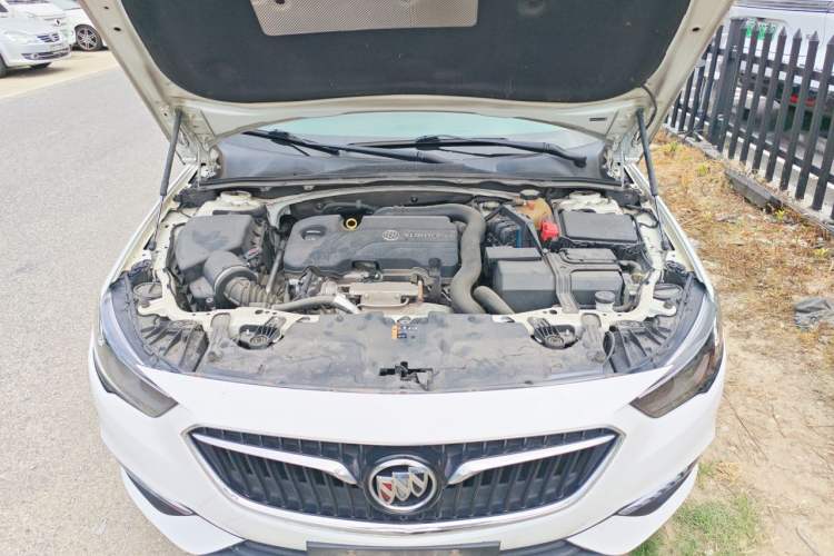 Used Buick Regal 2017 20T Elite Edition Engine Bay