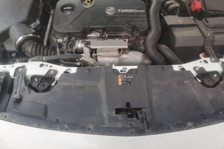 Used Buick Regal 2017 20T Elite Edition Engine Bay