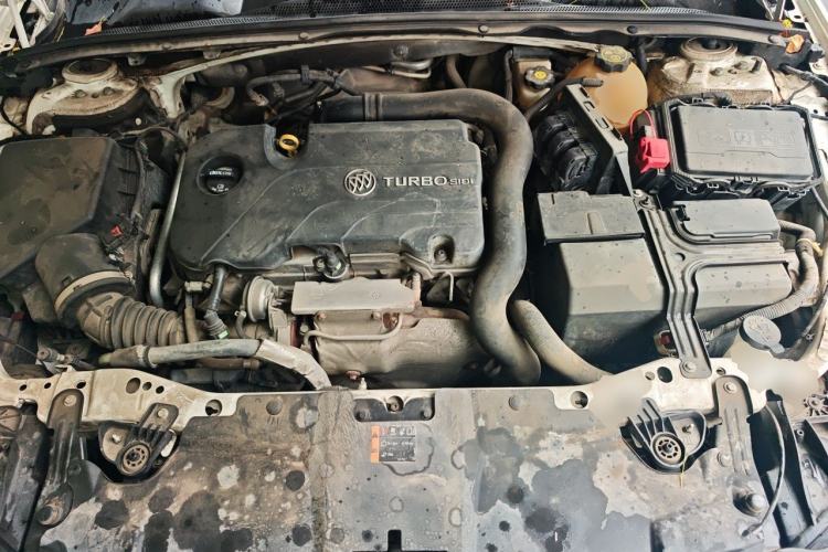 Used Buick Regal 2017 20T Elite Edition Engine Bay