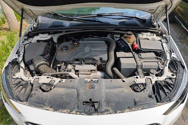 Used Buick Regal 2017 20T Luxury Model Engine Bay