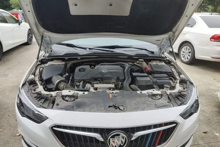 Used Buick Regal 2017 20T Elite Edition Engine Bay
