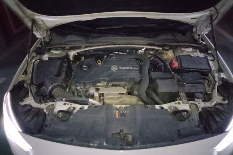 Used Buick Regal 2017 20T Luxury Model Engine Bay