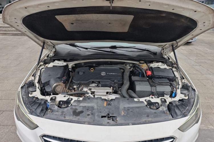 Used Buick Regal 2017 20T Elite Edition Engine Bay