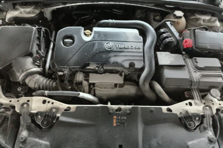Used Buick Regal 2017 20T Elite Edition Engine Bay