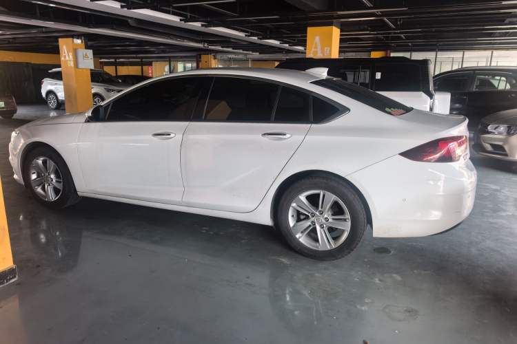Used Buick Regal 2017 20T Luxury Model Exterior 2