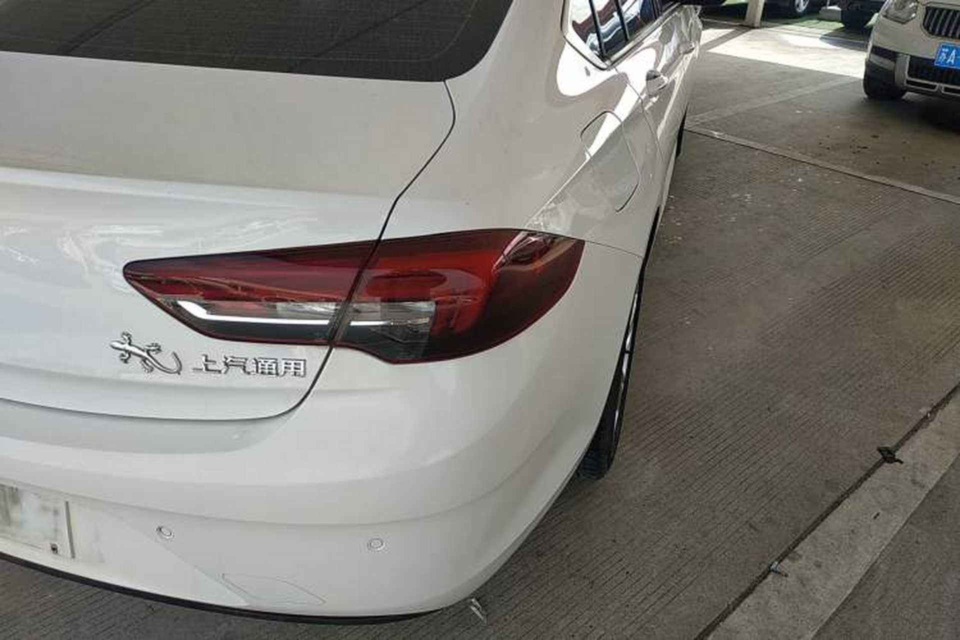 Used Buick Regal 2017 20T Luxury Model Exterior 3