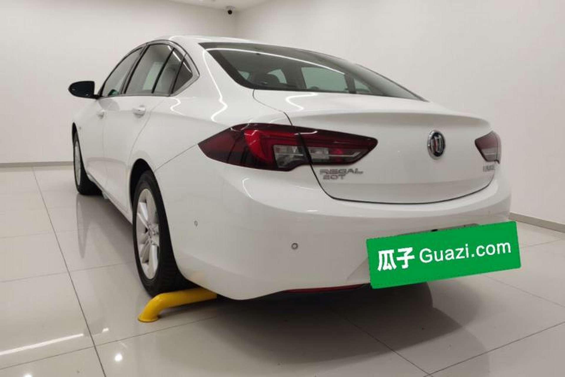 Used Buick Regal 2017 20T Luxury Model Exterior 3