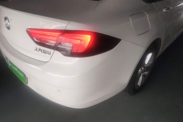Used Buick Regal 2017 20T Luxury Model Exterior 3