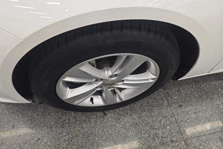 Used Buick Regal 2017 20T Elite Edition Exterior 4
