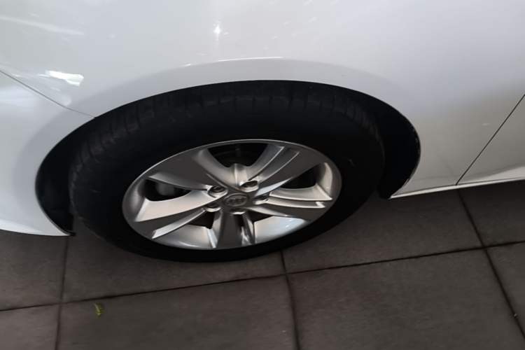 Used Buick Regal 2017 20T Elite Edition Exterior 4