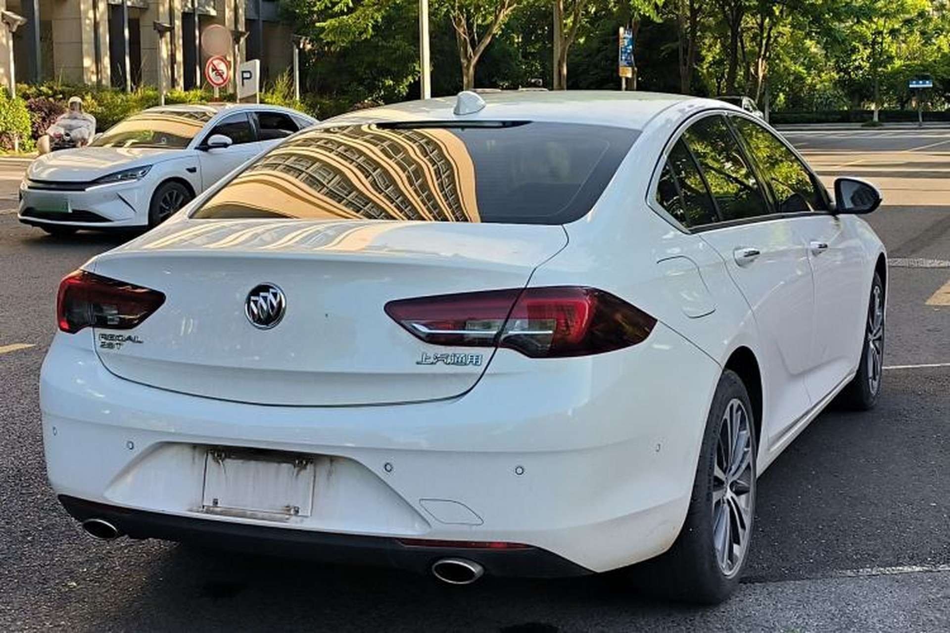 Used Buick Regal 2017 28T Luxury Edition Exterior 5