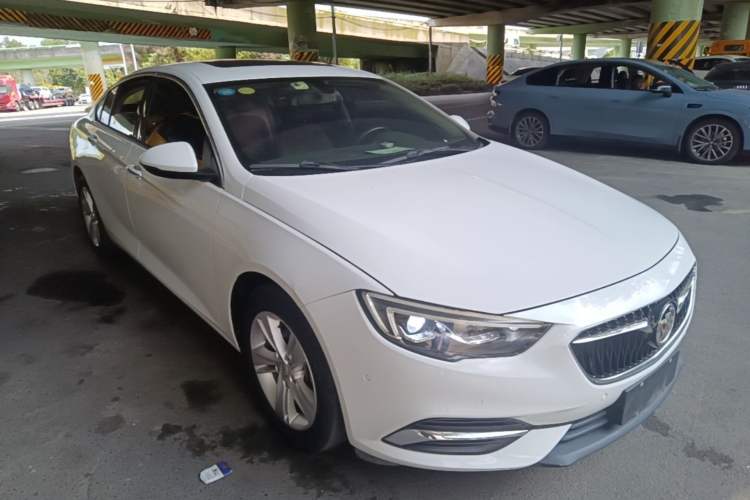 Used Buick Regal 2017 20T Luxury Model Front Right 45 Deg