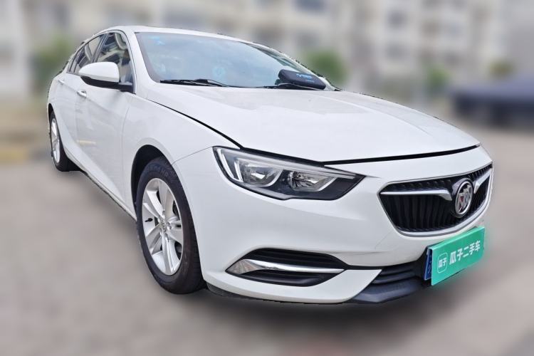 Used Buick Regal 2017 20T Elite Edition Front Right 45 Deg