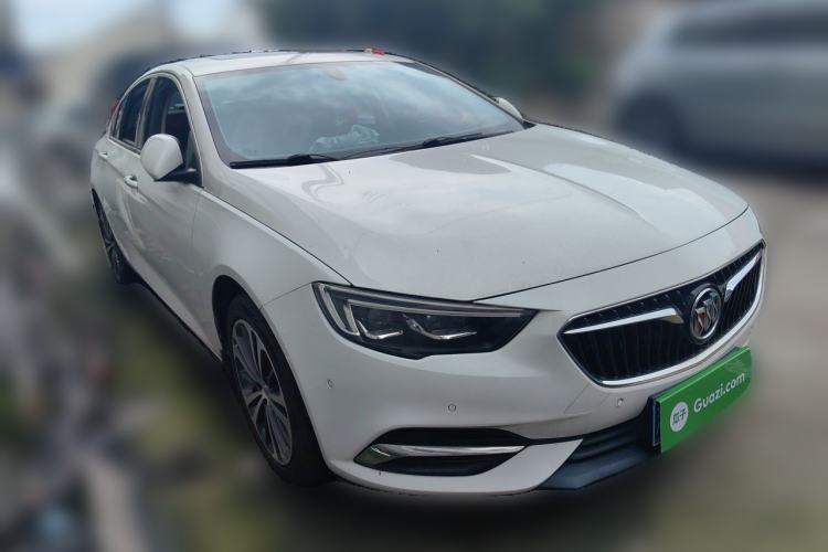 Used Buick Regal 2017 28T Luxury Edition Front Right 45 Deg