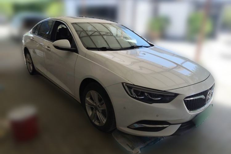 Used Buick Regal 2017 30H Luxury Version Front Right 45 Deg