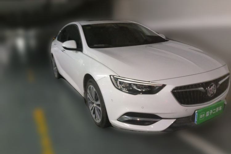 Used Buick Regal 2017 28T Luxury Edition Front Right 45 Deg