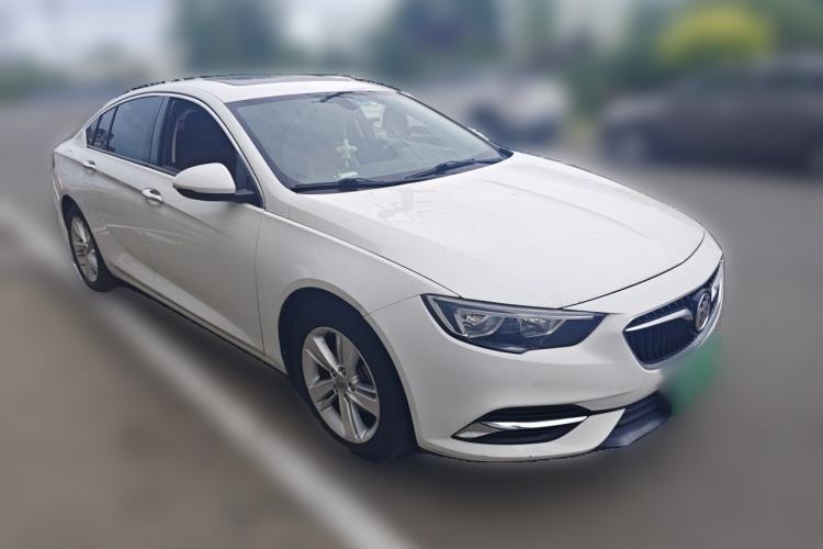 Used Buick Regal 2017 20T Elite Edition Front Right 45 Deg