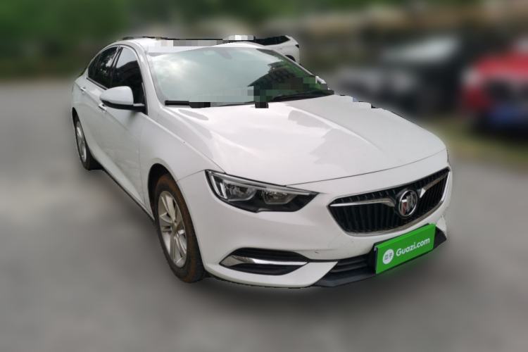 Used Buick Regal 2017 20T Elite Edition Front Right 45 Deg