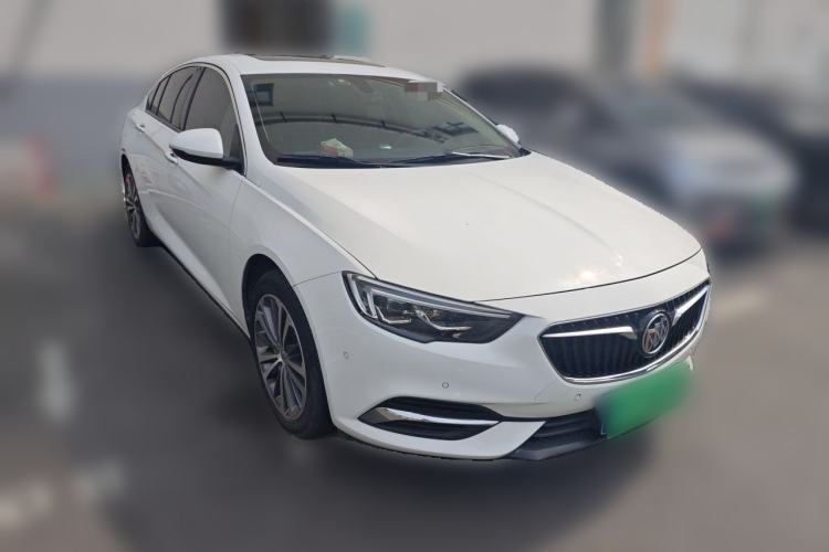 Used Buick Regal 2017 28T Luxury Edition Front Right 45 Deg