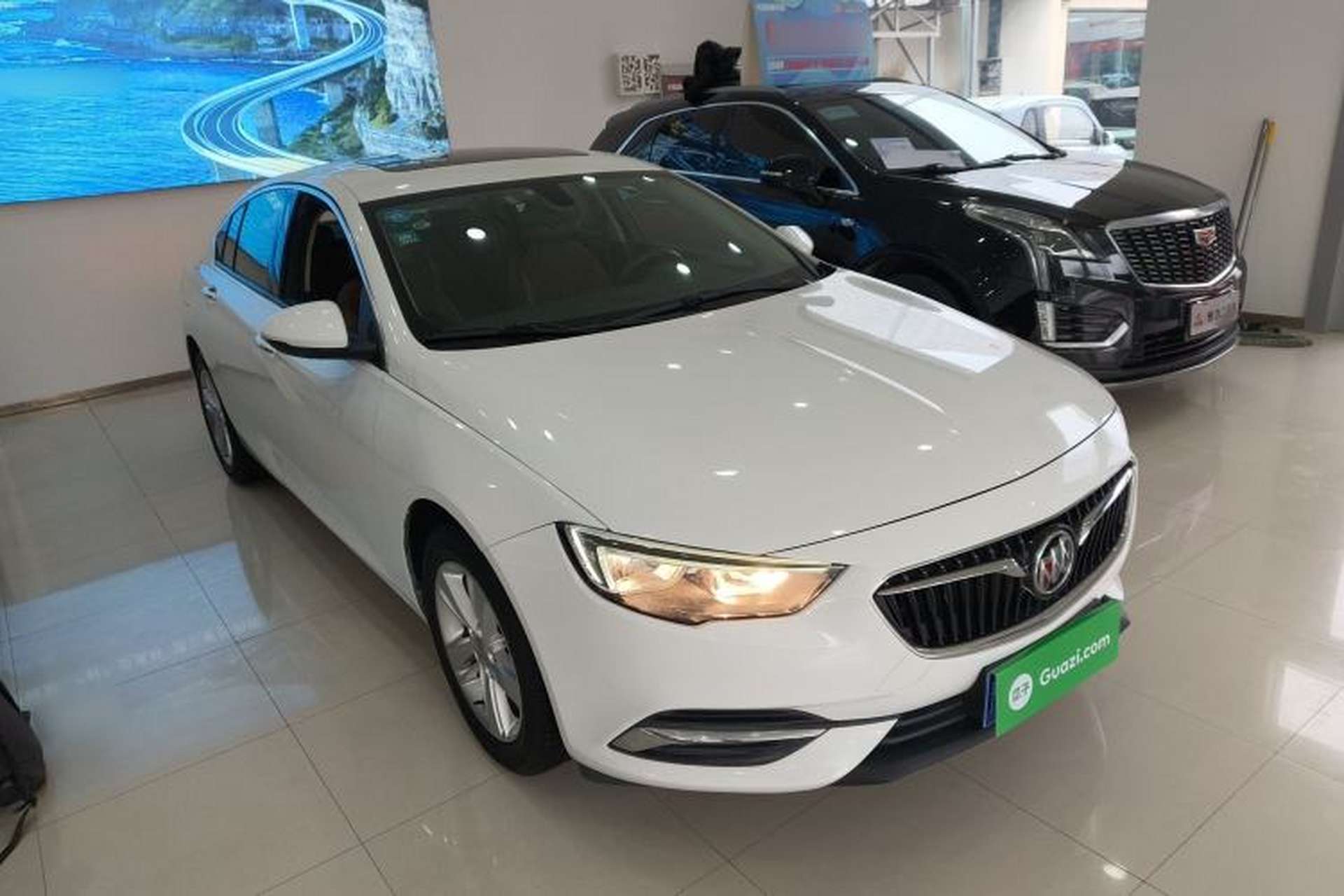Used Buick Regal 2017 20T Elite Edition Front Right 45 Deg