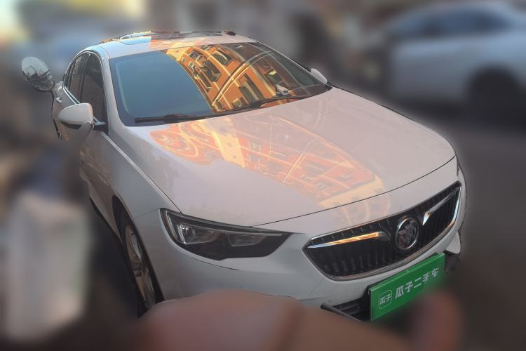 Used Buick Regal 2017 20T Elite Edition Front Right 45 Deg