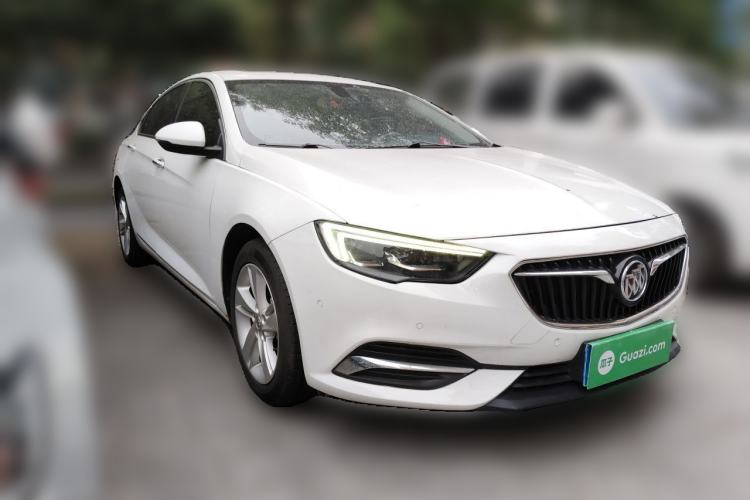 Used Buick Regal 2017 30H Luxury Version Front Right 45 Deg
