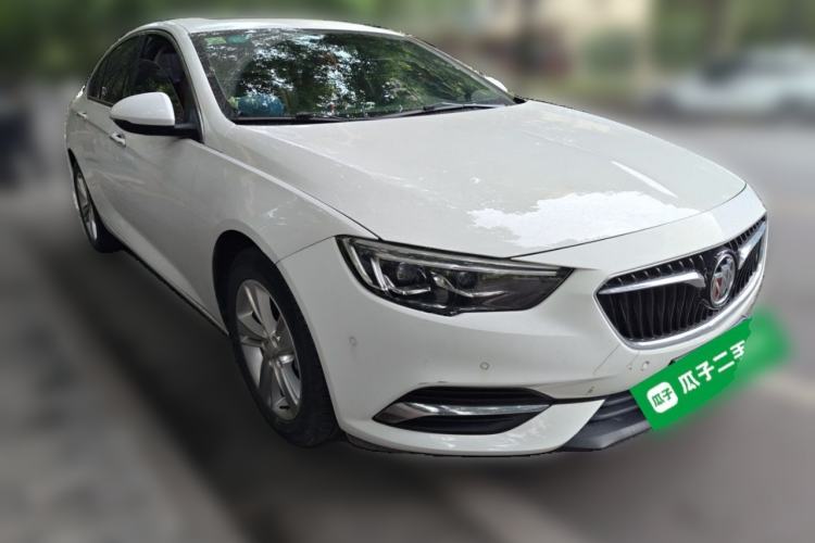 Used Buick Regal 2017 20T Luxury Model Front Right 45 Deg