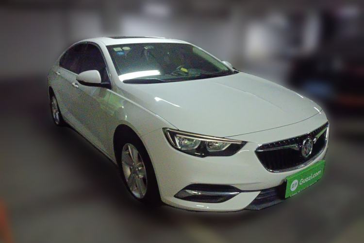 Used Buick Regal 2017 20T Elite Edition Front Right 45 Deg