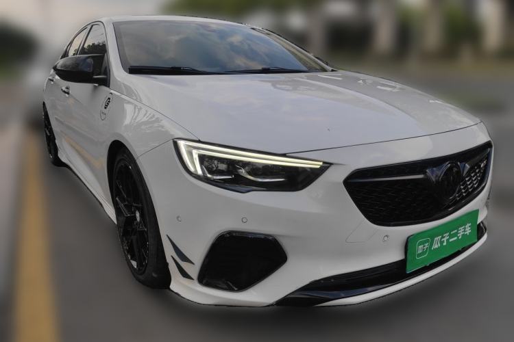 Used Buick Regal 2017 20T Luxury Model Front Right 45 Deg