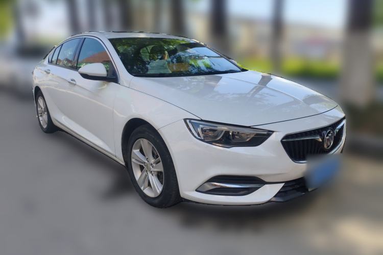 Used Buick Regal 2017 20T Elite Edition Front Right 45 Deg