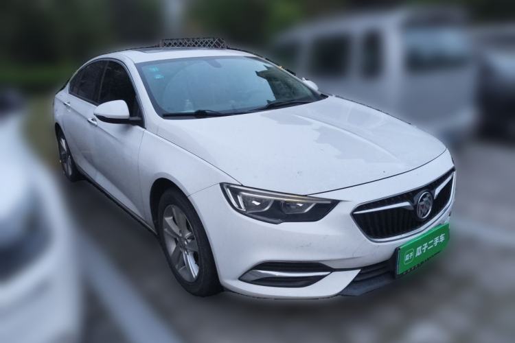 Used Buick Regal 2017 20T Elite Edition Front Right 45 Deg