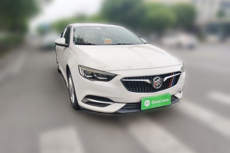 Used Buick Regal 2017 20T Elite Edition Front Right 45 Deg