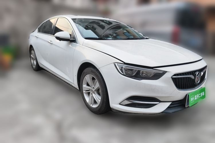 Used Buick Regal 2017 20T Elite Edition Front Right 45 Deg