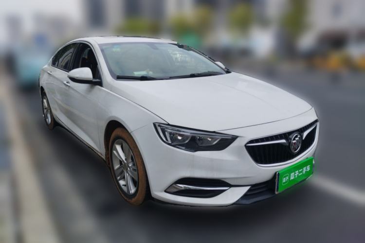 Used Buick Regal 2017 20T Elite Edition Front Right 45 Deg