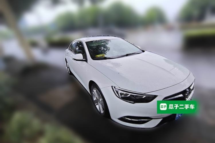 Used Buick Regal 2017 20T Elite Edition Front Right 45 Deg