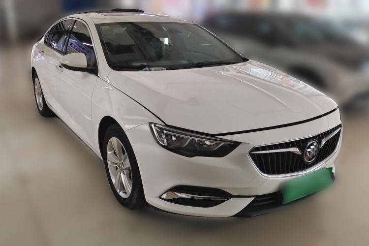 Used Buick Regal 2017 20T Elite Edition Front Right 45 Deg
