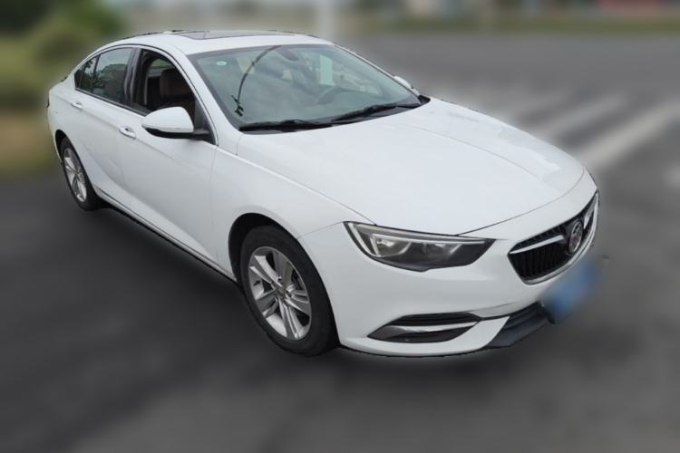 Used Buick Regal 2017 20T Elite Edition Front Right 45 Deg
