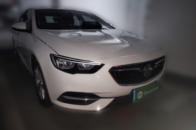 Used Buick Regal 2017 20T Elite Edition Front Right 45 Deg